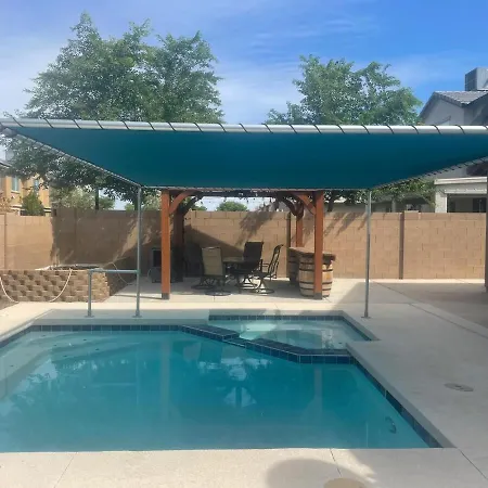 Relax And Enjoy This Gorgeous Pool With Heated Spa Home
